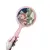 Foto de um(a) Espelho Gobelin Anos 90, da categoria de Espelhos. Espelho de mão em acrílico fosco na cor rosa com estampa em tecido gobelin francês, década de 1990 peça única pelo designer... Vendido no marketplace Trésors.