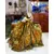 Foto de um(a) Antiga Rara Escultura Dama Mariquita Em Porcelana Alemã, da categoria de Escultura. Antiga e grande mariquita/escultura artística com linda figura feminina em porcelana alemã. Feita e pintada à mão. Peça toda... Mostrado de uma perspectiva diferente. Vendido no marketplace Trésors.