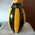 Foto de um(a) Antigo Vaso Art Deco Cerâmica Artística Francesa Pintado Mao, da categoria de Vasos. Vaso em cerâmica artística francesa, pintado à mão, período Art Deco. Início do século XX. Altura 17cm Circunferência 30cm. Mostrado de uma perspectiva diferente. Vendido no marketplace Trésors.