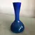 Foto de um(a) Antigo Lindo Jarro Vaso Solitário Em Murano Italiano Azul, da categoria de Vasos. Lindo vaso em Murano italiano feito à mão. Peça imponente.Período Art Deco. Cores vivas e brilhantes, muito decorativo. ... Mostrado de uma perspectiva diferente. Vendido no marketplace Trésors.