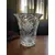 Foto de um(a) Antigo Grande Vaso Jarro Art Deco Em Vidro Floral Satiné, da categoria de Vasos. ~ France Glass ~Antigo e grande vaso em vidro artístico francês satiné. Decoração com flores e folhas em relevo. Peça muito... Mostrado de uma perspectiva diferente. Vendido no marketplace Trésors.