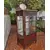 Foto de um(a) ​Belisima e antiga cristaleira vitrine em madeira nobre, da categoria de Cristaleiras. Belisima e antiga cristaleira vitrine em madeira nobre, comumente associada ao estilo Art Nouveau ou mobiliário clássico... Mostrado de uma perspectiva diferente. Vendido no marketplace Trésors.
