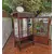 Foto de um(a) ​Belisima e antiga cristaleira vitrine em madeira nobre, da categoria de Cristaleiras. Belisima e antiga cristaleira vitrine em madeira nobre, comumente associada ao estilo Art Nouveau ou mobiliário clássico... Mostrado de uma perspectiva diferente. Vendido no marketplace Trésors.