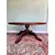 Foto de um(a) Mesa de centro em madeira nobre maciça, da categoria de Mesas de centro. Com design clássico e presença marcante, esta mesa de centro em madeira nobre é um verdadeiro destaque para a sala de estar.... Mostrado de uma perspectiva diferente. Vendido no marketplace Trésors.
