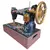 Foto de um(a) Maquina de Costura Decorativa Pintada a Mão, da categoria de Outros colecionáveis. Maquina decorativa pintada a mão. Vendido no marketplace Trésors.