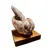 Foto de um(a) Escultura Pombo em Terracota e Madeira, Década de 1980, da categoria de Escultura. Escultura de um pombo em terracota com pátina envelhecida e base em madeira de cedro. Peça única, assinada mas ilegível,... Vendido no marketplace Trésors.