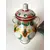 Foto de um(a) Ânfora pintada à mão, da categoria de Vasos. Ânfora em porcelana pintada à mão, 1985. 23,5 cm de altura. Mostrado de uma perspectiva diferente. Vendido no marketplace Trésors.