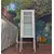 Foto de um(a) ​Armário vitrine hospitalar antigo - "farmacinha", da categoria de Armários e armazenamento. Armário vitrine hospitalar antigo, também muito conhecido popularmente como cristaleira de farmácia vintage ou... Mostrado de uma perspectiva diferente. Vendido no marketplace Trésors.