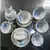 Foto de um(a) Jogo de Xícaras Antigo Porcelana Polonesa KPM - Padrão China Blau, da categoria de Conjuntos de café e chá. Raro e sofisticado conjunto antigo de xícaras de café/chá em legítima porcelana polonesa KPM. O modelo exibe o icônico... Mostrado de uma perspectiva diferente. Vendido no marketplace Trésors.