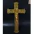 Foto de um(a) Crucifixo em metal dourado, da categoria de Objetos religiosos e espirituais. Crucifixo em metal dourado. Rico em detalhes Mede:A 24cm L 15cm. Mostrado de uma perspectiva diferente. Vendido no marketplace Trésors.