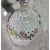 Foto de um(a) Centro de mesa ou fruteira porcelana alemã Dresden (1890-1920), da categoria de Centro de mesa. Espetacular centro de mesa (fruteira pedestal) em legítima porcelana alemã de Dresden, ricamente policromada e com detalhes... Mostrado de uma perspectiva diferente. Vendido no marketplace Trésors.
