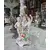 Foto de um(a) Centro de mesa ou fruteira porcelana alemã Dresden (1890-1920), da categoria de Centro de mesa. Espetacular centro de mesa (fruteira pedestal) em legítima porcelana alemã de Dresden, ricamente policromada e com detalhes... Mostrado de uma perspectiva diferente. Vendido no marketplace Trésors.