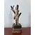 Foto de um(a) São Sebastião, da categoria de Objetos religiosos e espirituais. São Sebastião, século XIX, 24 cm, madeira policromada. Mostrado de uma perspectiva diferente. Vendido no marketplace Trésors.