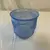 Foto de um(a) Vaso Art Nouveau Fosco Azul, da categoria de Vasos. Vaso Art Nouveau Fosco, da época da grande depressão, final dos anos 20 e inicio do 30. Na cor azul com formas naturalistas. Mostrado de uma perspectiva diferente. Vendido no marketplace Trésors.