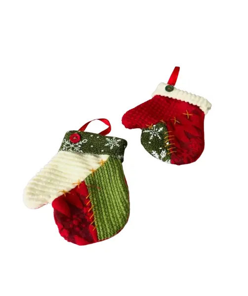 Foto de um(a) ​Dupla de enfeites em tecido, da categoria de Objetos decorativos. Dupla de enfeites em tecido. Bordado a mão. Leves marcas do tempo e uso. Medidas: 13x10cm cada. Vendido no marketplace Trésors.