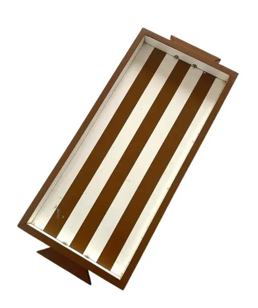 Foto de um(a) Bandeja de formica, da categoria de Bandejas. Bandeja em fórmica Mede: 37 x 17cm. Vendido no marketplace Trésors.