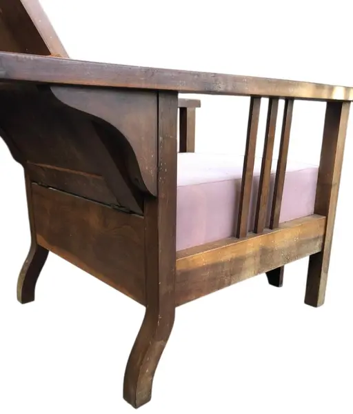 Foto de um(a) Magnífica Poltrona Folloni com Escabelo, da categoria de Cômodas e Sapateira. Mostrado de uma perspectiva diferente. Vendido no marketplace Trésors.