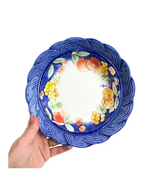 Foto de um(a) ​Travessa em porcelana italiana, da categoria de Travessas e tigelas. Travessa em porcelana italiana estampada. Mínimas marcas do tempo e uso. Medidas: 22x5cm. Vendido no marketplace Trésors.