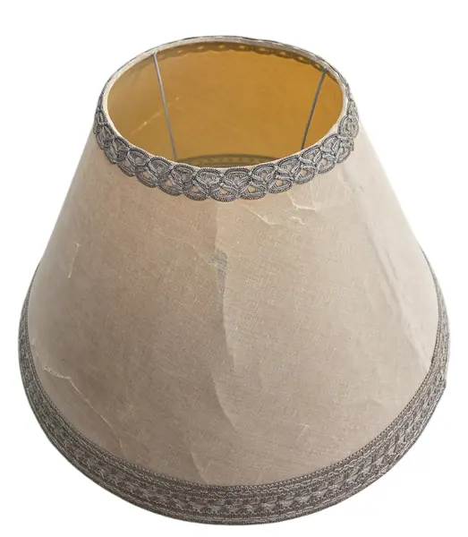 Foto de um(a) Abajur Barroco em Madeira Entalhada à Mão, da categoria de Abajures. Dois lindos abajures barrocos disponíveis. Peça que unem a robustez da madeira nobre à delicadeza do entalhe artesanal,... Mostrado de uma perspectiva diferente. Vendido no marketplace Trésors.