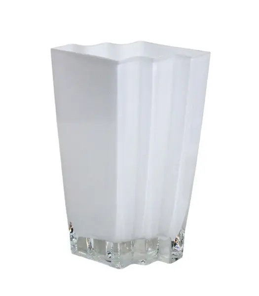 Foto de um(a) Vaso branco em cristal, da categoria de Vasos. Curioso vaso em cristal na tonalidade branca, com base translúcida. Apresenta linhas geométricas facetadas. Ao gosto da... Vendido no marketplace Trésors.