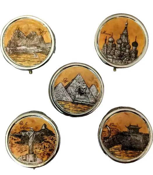 Foto de um(a) Mini Latinhas Monumentos do Mundo, da categoria de Organizadores. Latas customizadas e únicas em metal prateado, motivo monumentos do mundo: rio de janeiro, china, egito, moscou e austrália ... Vendido no marketplace Trésors.