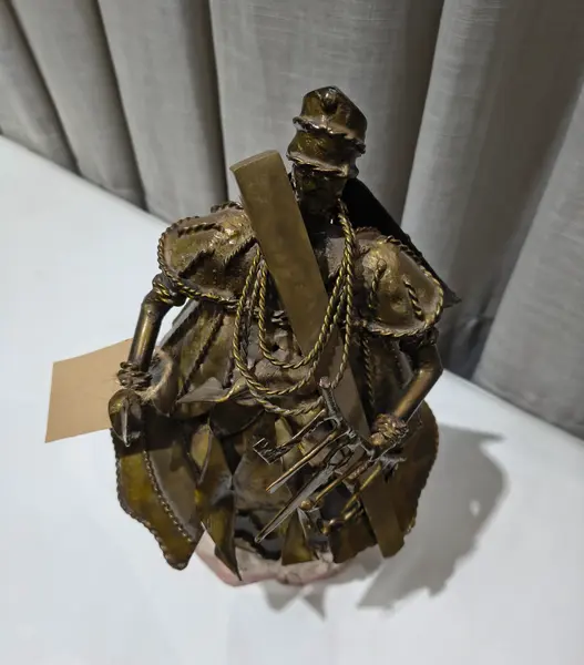 Foto de um(a) Imponente Escultura de Orixá – Tatti Moreno (1992), da categoria de Escultura. À venda uma magnífica e imponente escultura do renomado artista plástico baiano Tatti Moreno (1944-2022). Confeccionada em... Mostrado de uma perspectiva diferente. Vendido no marketplace Trésors.