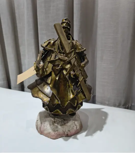 Foto de um(a) Imponente Escultura de Orixá – Tatti Moreno (1992), da categoria de Escultura. À venda uma magnífica e imponente escultura do renomado artista plástico baiano Tatti Moreno (1944-2022). Confeccionada em... Mostrado de uma perspectiva diferente. Vendido no marketplace Trésors.