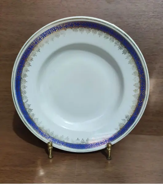 Foto de um(a) Conjunto Mauá anos 60, da categoria de Jogos de pratos. Combo com 3 pratos rasos e 3 pratos de sopa em porcela mauá, década de 1960. Diâmetro do prato raso: 24 cm Diâmetro do... Mostrado de uma perspectiva diferente. Vendido no marketplace Trésors.