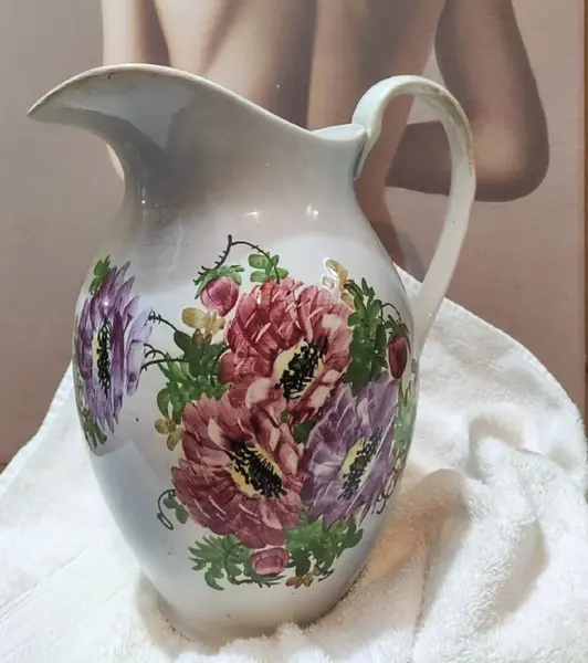 Foto de um(a) Gomil Porcelana Policromada 30'S, da categoria de Jarros. Gomil em porcelana policromada com motivo floral da fábrica brasileira são paulo flsc, década de 1930. A: 28 cm / Diâmetro:... Mostrado de uma perspectiva diferente. Vendido no marketplace Trésors.