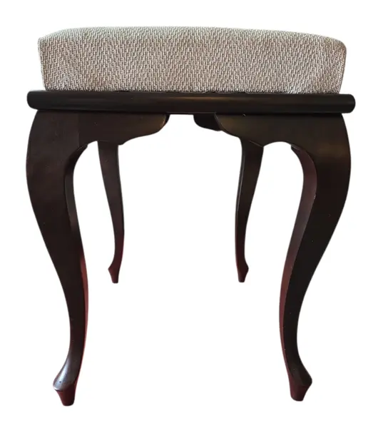 Foto de um(a) Banqueta Chippendale em Imbuia Maciça – Design Clássico, da categoria de Banquetas. Enriqueça seu ambiente com a elegância atemporal desta banqueta estilo Chippendale. Executada em imbuia maciça, madeira... Mostrado de uma perspectiva diferente. Vendido no marketplace Trésors.