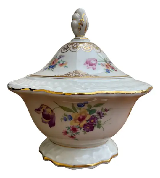 Foto de um(a) Antigo Potiche Caixa Decorativa Bomboniere Porcelana Bavaria, da categoria de Garrafas, potes e jarros. ~ Bavaria Germany ~Antiga e finíssima caixa decorativa ou potiche, bomboniere em porcelana artística alemã. Linda decoração... Vendido no marketplace Trésors.