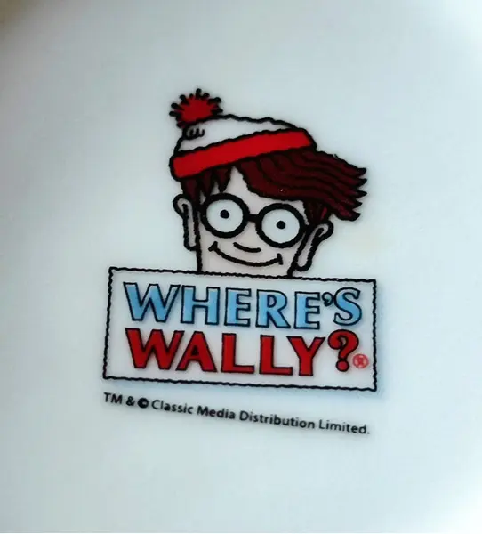 Foto de um(a) Canequinha Wheres Wally, Década de 2000, da categoria de Canecas. Where's wally. Série de livros criados por martin handford em 1980. Sempre perdido e perdendo seus pertences. Caneca em... Mostrado de uma perspectiva diferente. Vendido no marketplace Trésors.