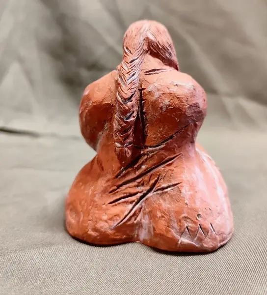 Foto de um(a) Gordas de Maia, Escultura em Terracota, Nilton Antônio Maia da Silva, Década de 1990, da categoria de Escultura. Gordas de maia: escultura em terracota assinada por nilton antônio maia da silva, década de 1990 A: 9,3 cm L: 8 cm P: 9,5 cm... Mostrado de uma perspectiva diferente. Vendido no marketplace Trésors.
