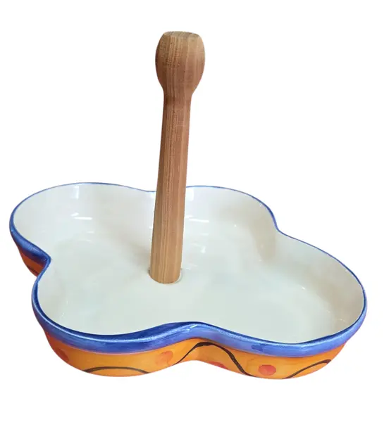 Foto de um(a) Galheteiro de Cerâmica Artesanal 5 Peças, da categoria de Saleiros e pimenteiros. Adicione charme e cor à sua mesa com este lindo galheteiro em cerâmica pintada à mão. Com um design orgânico e cores... Mostrado de uma perspectiva diferente. Vendido no marketplace Trésors.