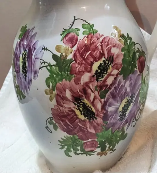 Foto de um(a) Gomil Porcelana Policromada 30'S, da categoria de Jarros. Gomil em porcelana policromada com motivo floral da fábrica brasileira são paulo flsc, década de 1930. A: 28 cm / Diâmetro:... Mostrado de uma perspectiva diferente. Vendido no marketplace Trésors.