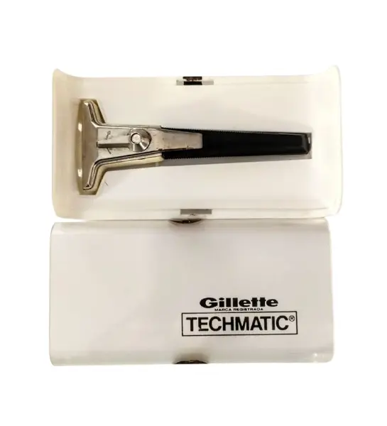 Foto de um(a) Gillette Techmatic, Década de 1970, da categoria de Outros colecionáveis. Barbeador gillette techmatic em sua embalagem original, tecnologia de barbear do início dos anos 1970. Indústria brasileira... Vendido no marketplace Trésors.