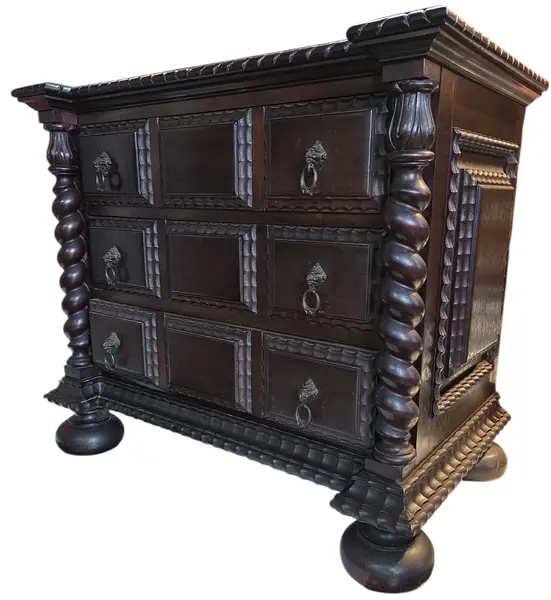 Foto de um(a) Móvel Manuelino em Jacarandá e Bronze, da categoria de Cômodas e Sapateira. Exuberante móvel Manuelino, uma verdadeira obra de arte da marcenaria clássica. Confeccionado inteiramente em Jacarandá... Vendido no marketplace Trésors.