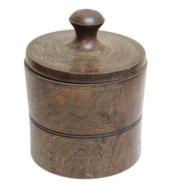 Foto de um(a) Balde de gelo em madeira nobre, da categoria de Baldes de Gelo. Balde para gelo em madeira nobre. Medidas 25A X 19D. Vendido no marketplace Trésors.