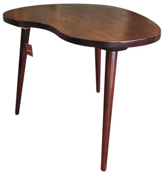 Foto de um(a) Mesa de Centro em Imbuia com Pés Palito, da categoria de Mesas de centro. Autêntica mesa de centro vintage com marcante design orgânico, um verdadeiro ícone do mobiliário moderno brasileiro dos anos... Vendido no marketplace Trésors.