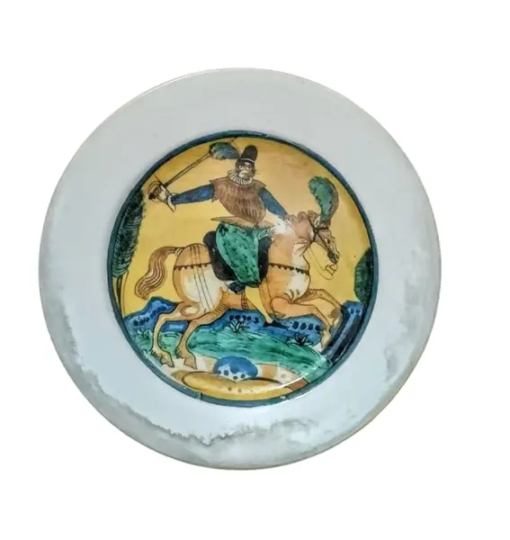 Foto de um(a) Dom Quixote Porcelain Anos 30, da categoria de Pratos Decorativos. Prato década de 1930 com decoupage de gravura dom quixote em uma visão renascentista peça única pelo designer marcelus ribas... Vendido no marketplace Trésors.