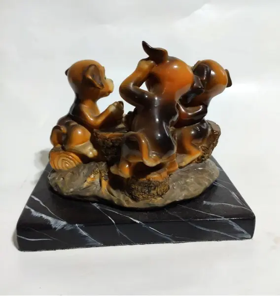 Foto de um(a) Cachorros No Poker 80'S, da categoria de Modelos e estatuetas. Cachorros jogando poker: uma clássica gíria dos jogadores transformada em resina policromada com base em madeira... Mostrado de uma perspectiva diferente. Vendido no marketplace Trésors.
