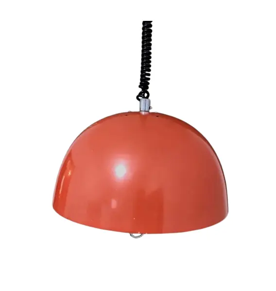 Foto de um(a) Luminária Orange Anos 50, da categoria de Pendentes. Luminária de teto na cor laranja com parte interna com vidro fosco e suporte para regular a altura, década de 1950.A: 18 cm... Vendido no marketplace Trésors.