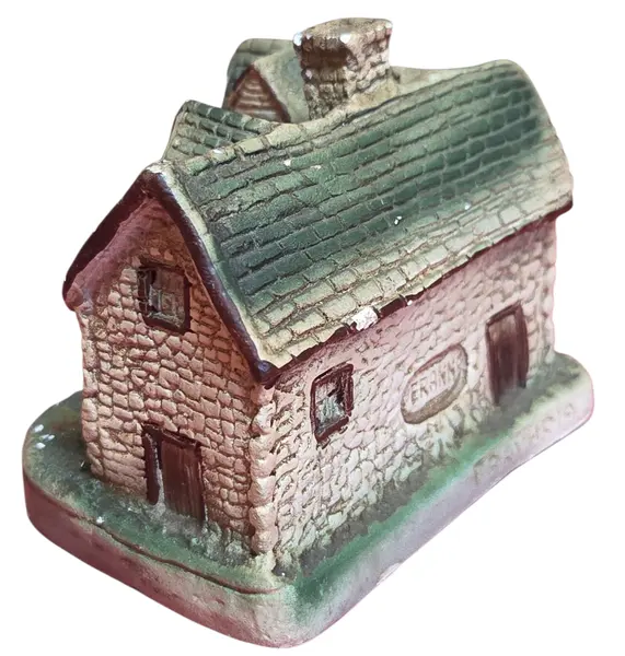 Foto de um(a) Miniatura de Gesso Veranna Bavaria, da categoria de Outros colecionáveis. Mini casinha colecionável década de 70 - Veranna Bavaria Belíssimas miniaturas produzidas em gesso, com o clássico estilo... Mostrado de uma perspectiva diferente. Vendido no marketplace Trésors.
