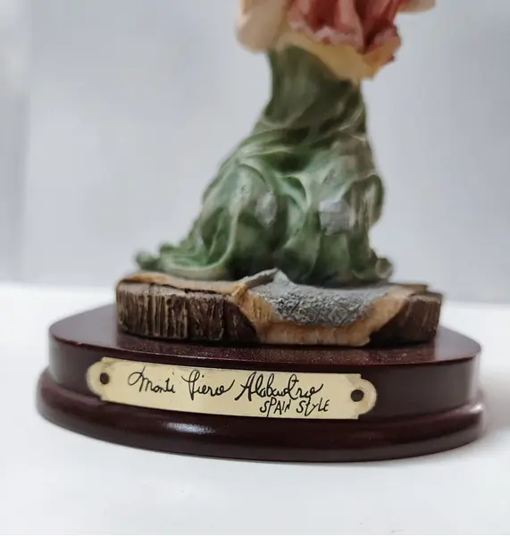 Foto de um(a) Escultura Espanhola Monti Fiero Alabastro, Década de 1980, da categoria de Escultura. Escultura mãe com a menina em resina espanhola policromada - monti fiero alabastro, década de 1980. A: 19 cm / L: 11 cm / P:... Mostrado de uma perspectiva diferente. Vendido no marketplace Trésors.
