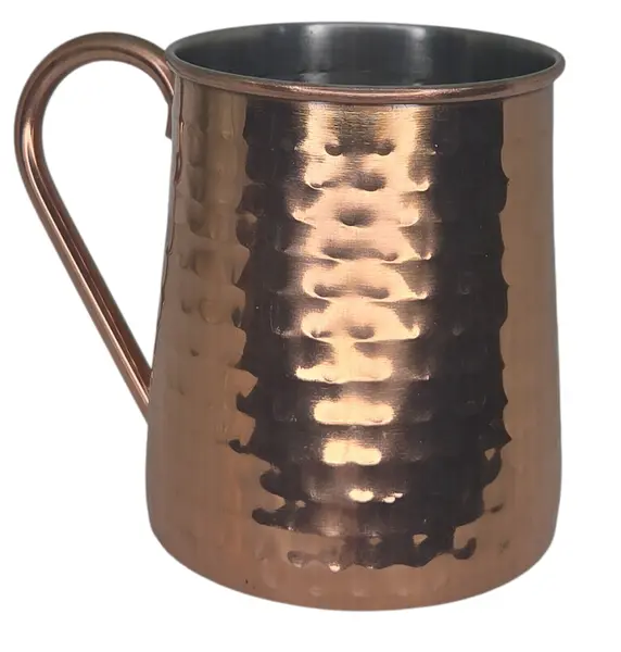 Foto de um(a) Caneca Moscow Mule Threshold - Aço Inox com Acabamento Cobre Martelado, da categoria de Canecas. Desfrute de seus drinks com estilo e a temperatura ideal. Esta caneca da marca Threshold é o acessório indispensável para... Mostrado de uma perspectiva diferente. Vendido no marketplace Trésors.