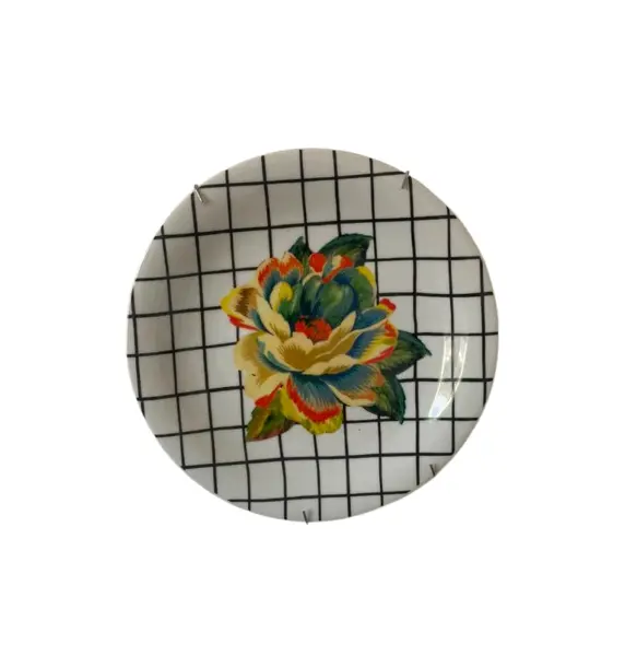 Foto de um(a) Prato decorativo, da categoria de Pratos Decorativos. Prato decorativo em porcelana tok&Stock e Farm 19 cm diâmetro. Vendido no marketplace Trésors.