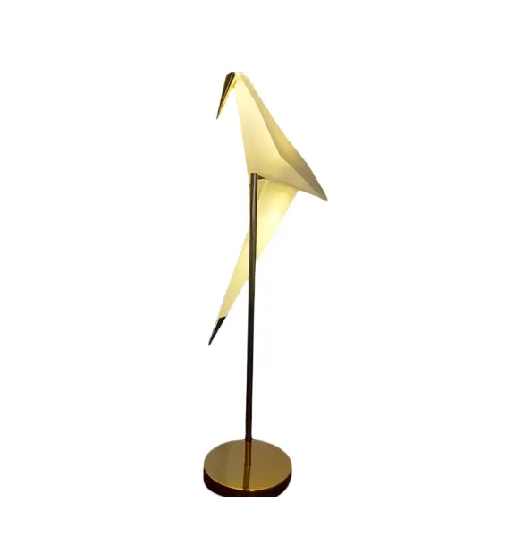 Foto de um(a) Luminária de mesa perch pássaro origami, da categoria de Abajures. Linda luminária de mesa perch pássaro origami estilo moooi led, queridinha do salão de Milão luminária perch, inspirada nos... Vendido no marketplace Trésors.