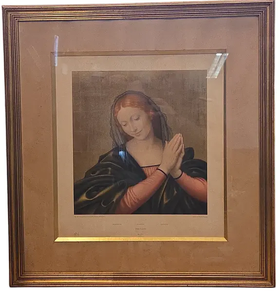 Foto de um(a) Antiga Madonna - Print Original Western Germany (1955), da categoria de Fotografia. Uma peça de colecionador que une fé e história. Esta gravura da Madonna (Virgem Maria), datada de 1955, é um exemplar... Mostrado de uma perspectiva diferente. Vendido no marketplace Trésors.