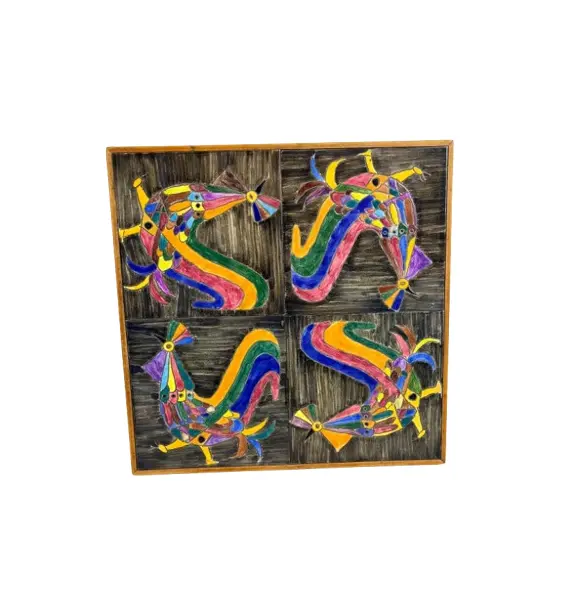 Foto de um(a) ​Bandeja em madeira e azulejo pintado a mão, da categoria de Bandejas. Bandeja ou quadro (como você preferir usar) em madeira e azulejo pintado a mão. Leves marcas do tempo e uso. Medidas:... Vendido no marketplace Trésors.