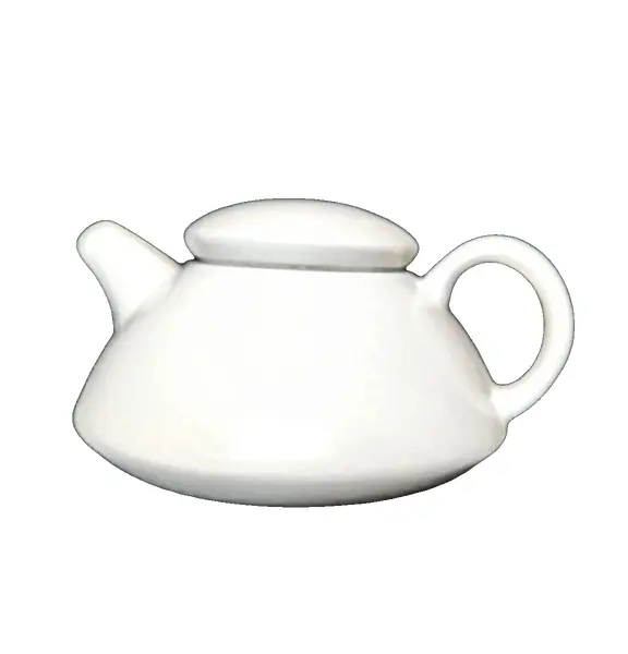 Foto de um(a) Bule White Anos 70, da categoria de Bules. Bule em porcelana branca brasileira, década de 1970A: 12,5 cm / Diâmetro: 13,5 cm peso: 778 g. Vendido no marketplace Trésors.